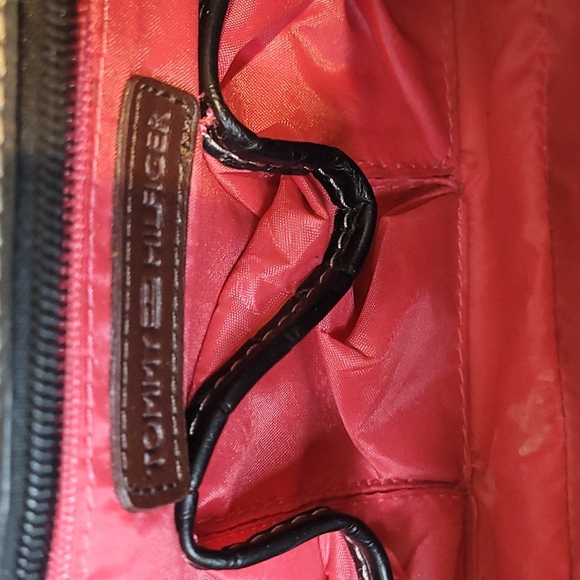Tommy Hilfiger smaller purse bag - Picture 12 of 16